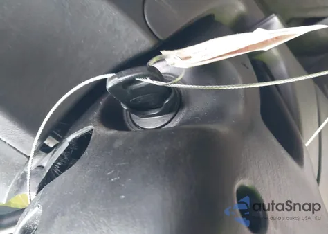 2004 Ford Escape Xlt from USA, damaged, VIN 1FMCU93154KB37497